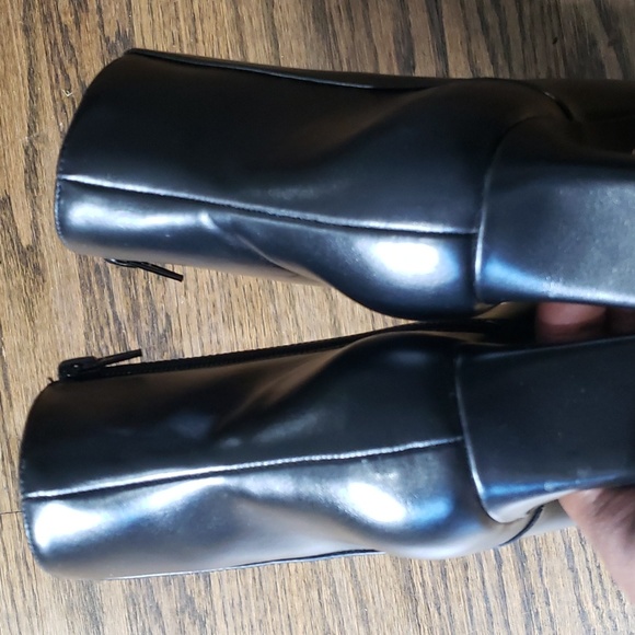 Kelly & Katie Black Heeled Zip Booties - Picture 9 of 9